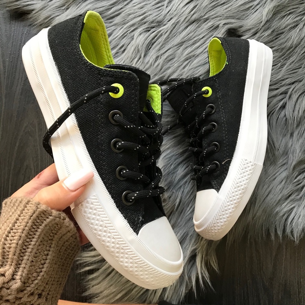 NWOB CONVERSE ALL-Star 2 Womens Size 5
